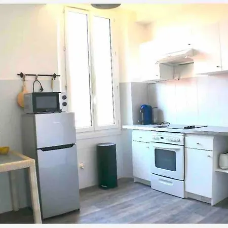 Plein Centre Et Ensoleillé Avec Parking Sécurisé