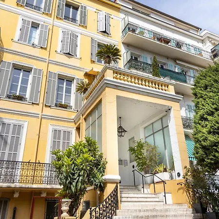 Plein Centre Et Ensoleille Avec Parking Securise Apartment
